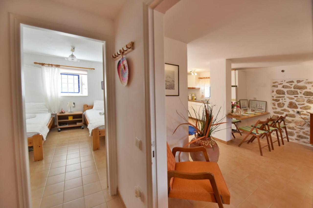 Options House Villa Hydra  Eksteriør billede