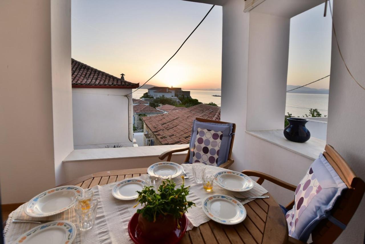 Options House Villa Hydra  Eksteriør billede