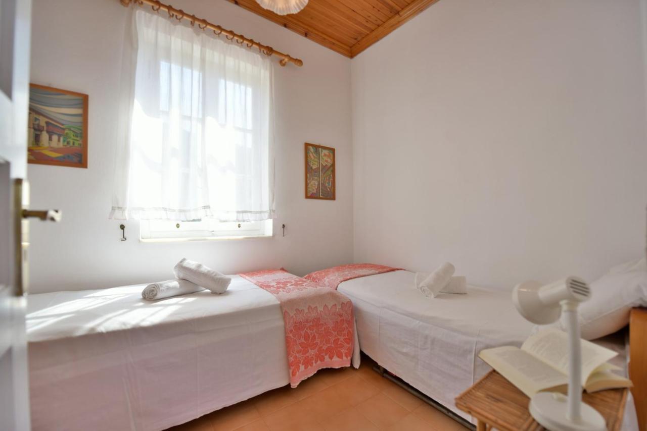 Options House Villa Hydra  Eksteriør billede