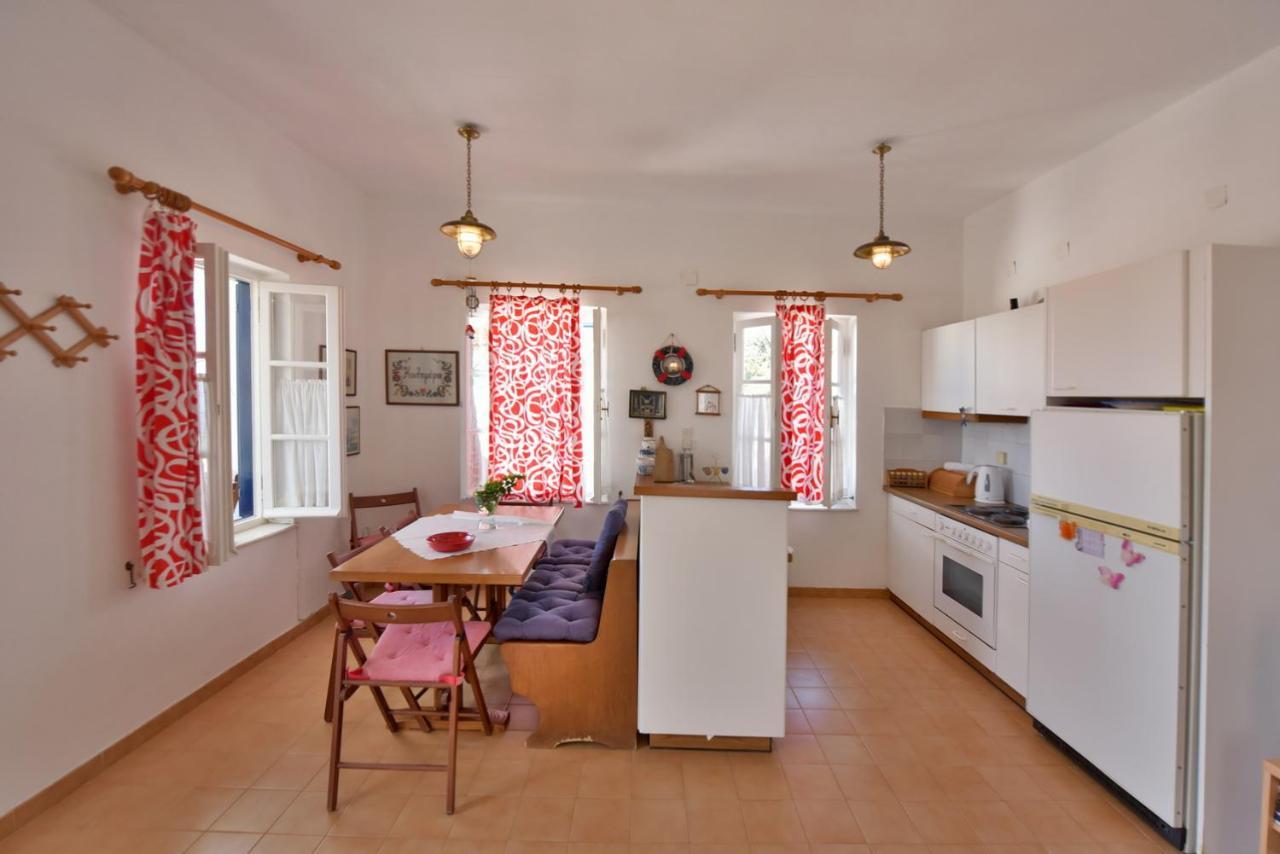 Options House Villa Hydra  Eksteriør billede